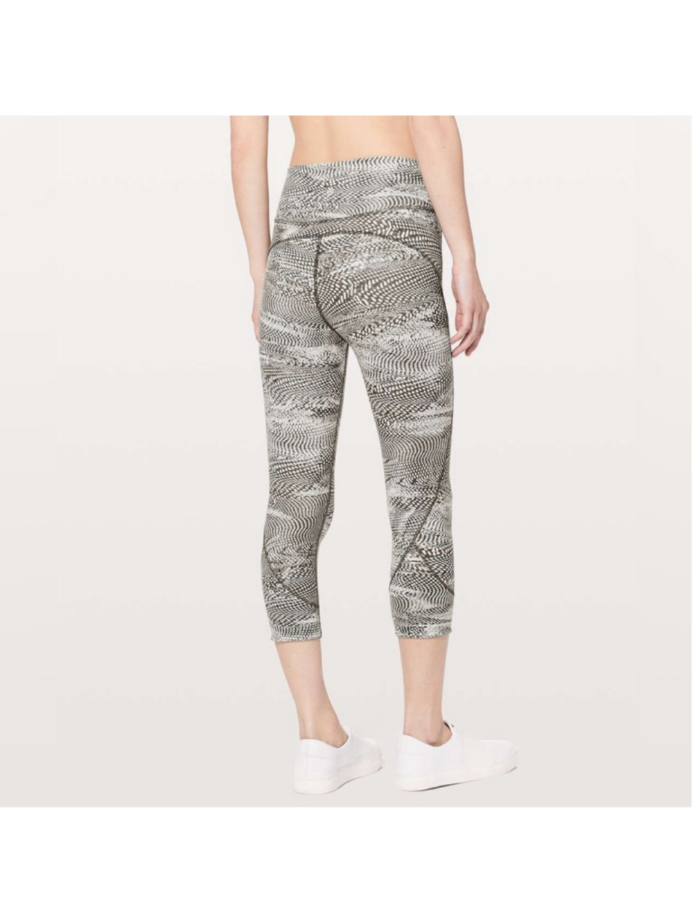 Lululemon In Movement Everlux Cropped Leggings